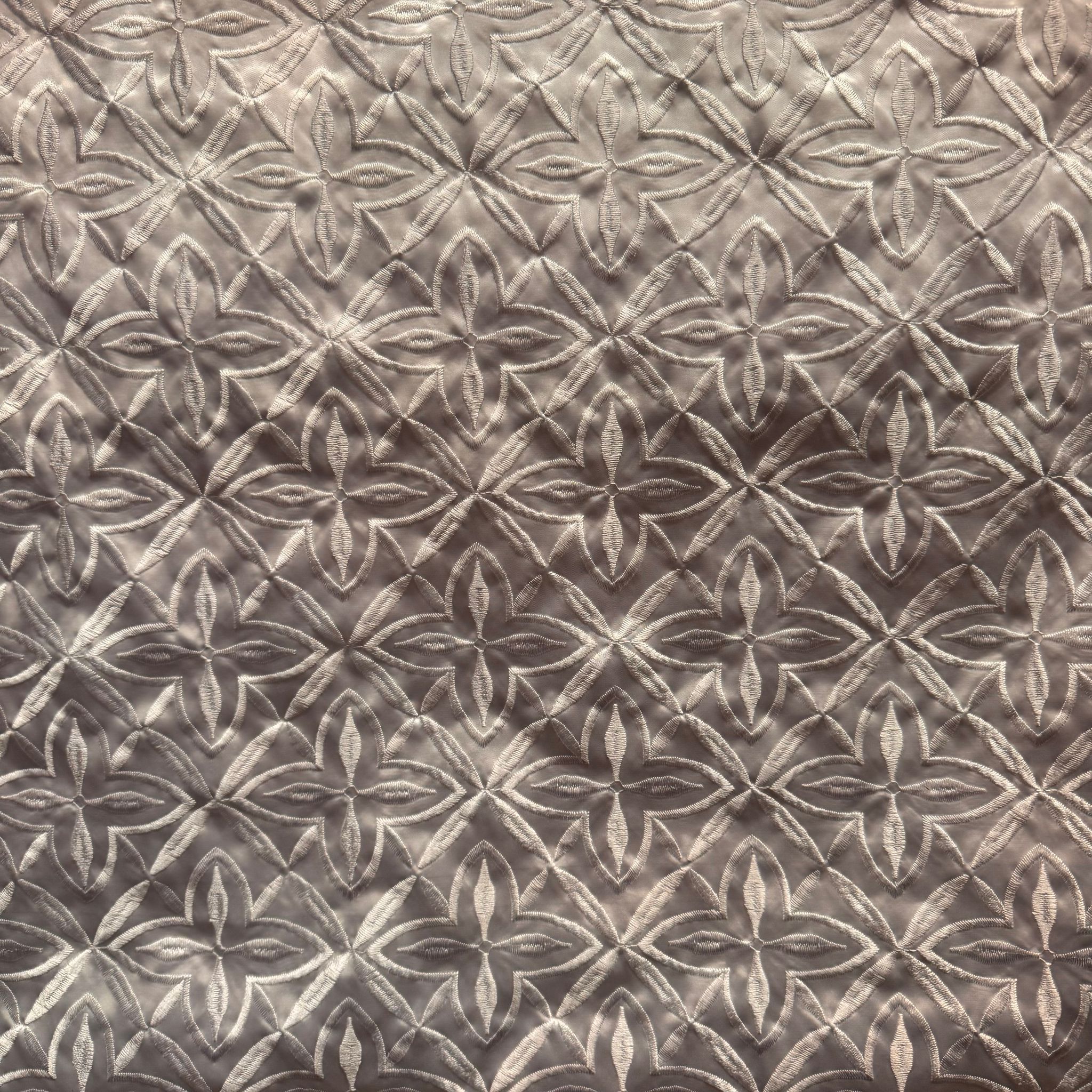 Poly Embroidery Dull Satin on White [EMBM312D]